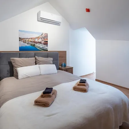 Nomad Apartments - Vue Collegiale Dinant Exterior photo