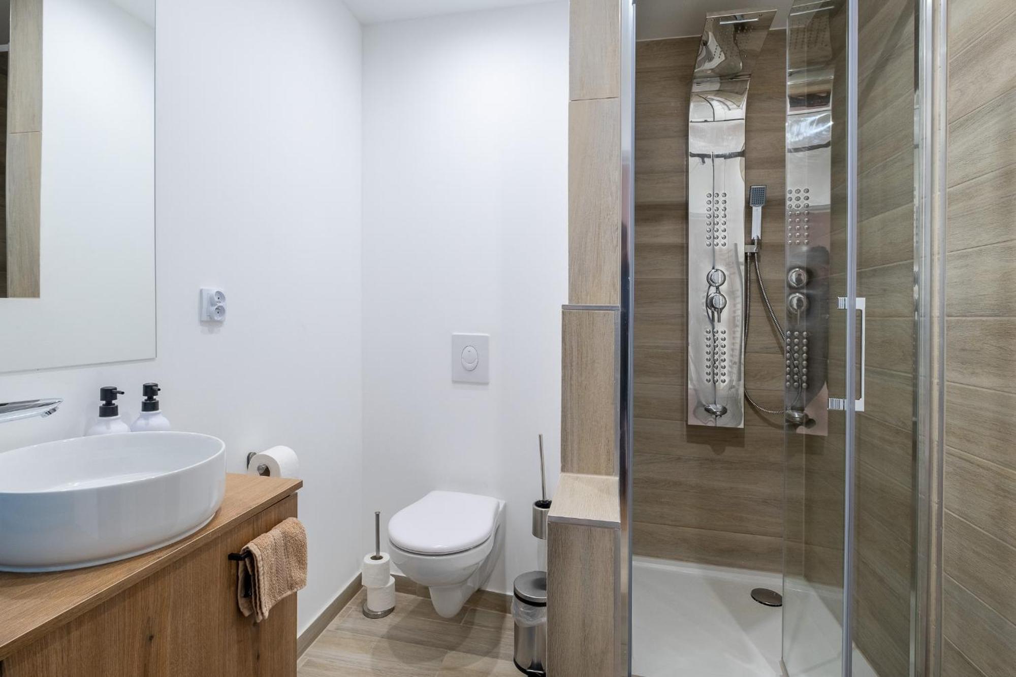 Nomad - Vue Collegiale Apartment *